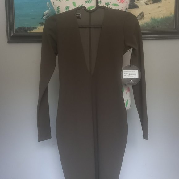 🥳HOST PICK🥳Nookie olive green bombshell plunge v neck body con midi dress (8) - Picture 2 of 9